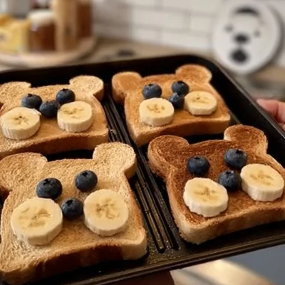 Creative bear toast breakfast idea for kids